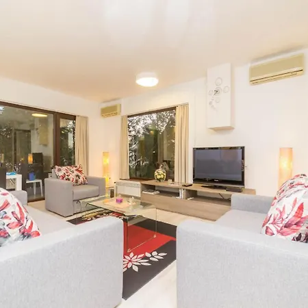 Apartment In Njivice/insel Krk 33553 Njivice